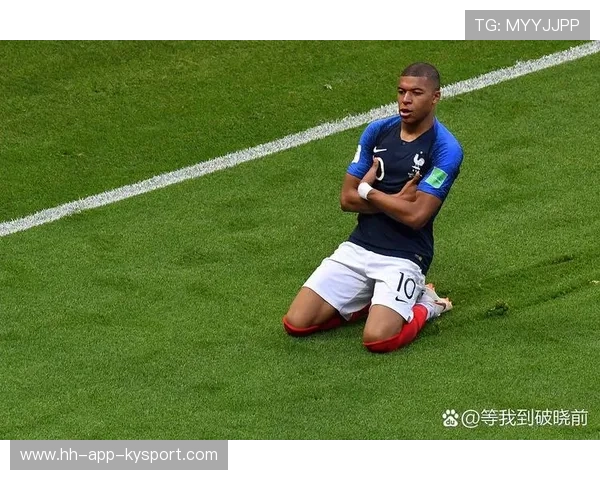 姆巴佩在更衣室怒斥替补，镜头捕捉到尖锐瞬间